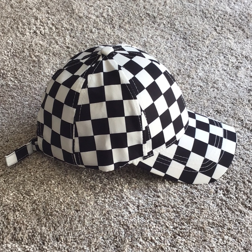 CHECKERED HAT - NWT - Picture 2 of 7